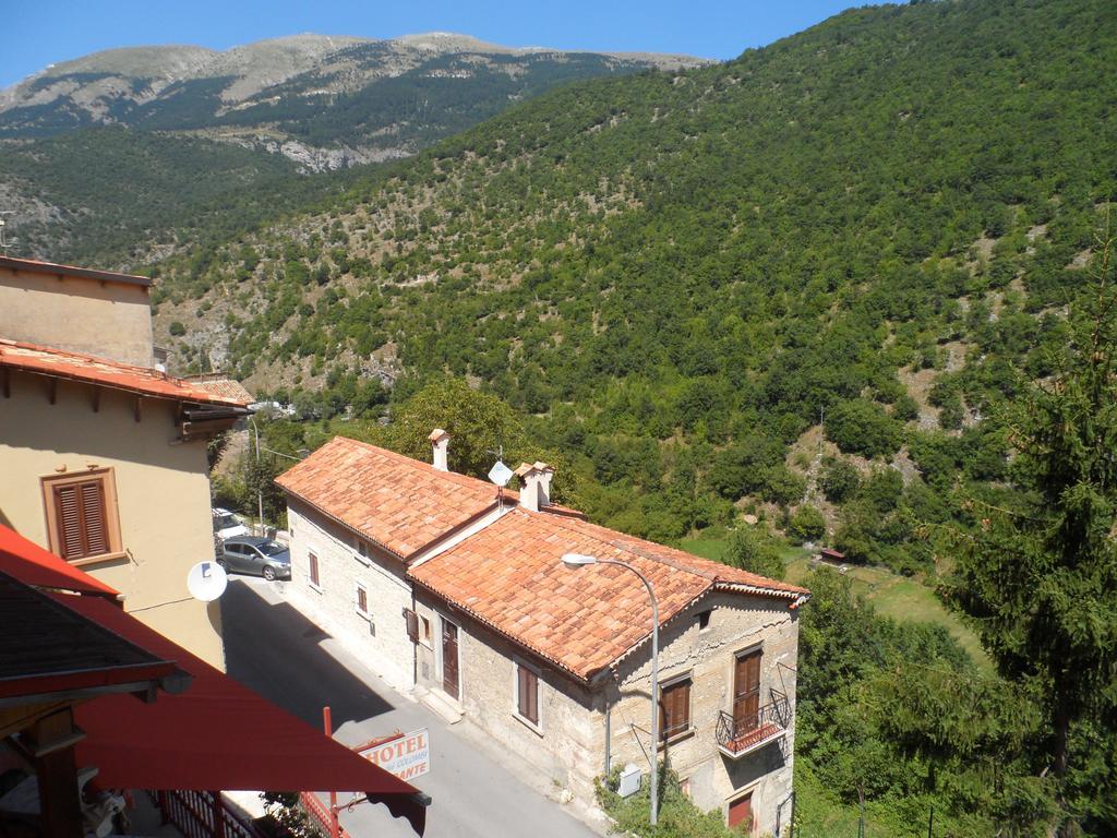 Grotta Dei Colombi Hotel Scanno Exterior foto